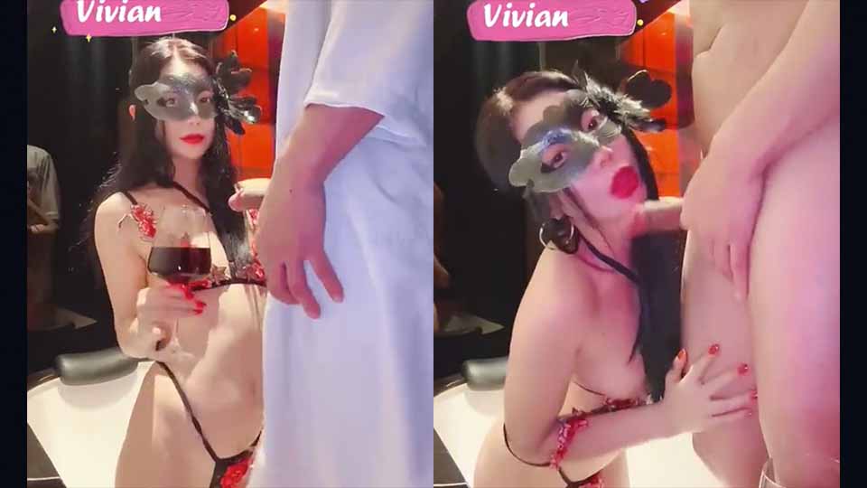 【极品反差婊】推特女神爱丝袜Vivian姐永久会员定制版流出-玩操超诱惑女神口爆